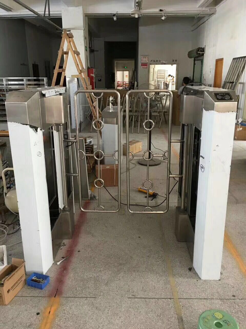 柳河县防跨越摆闸